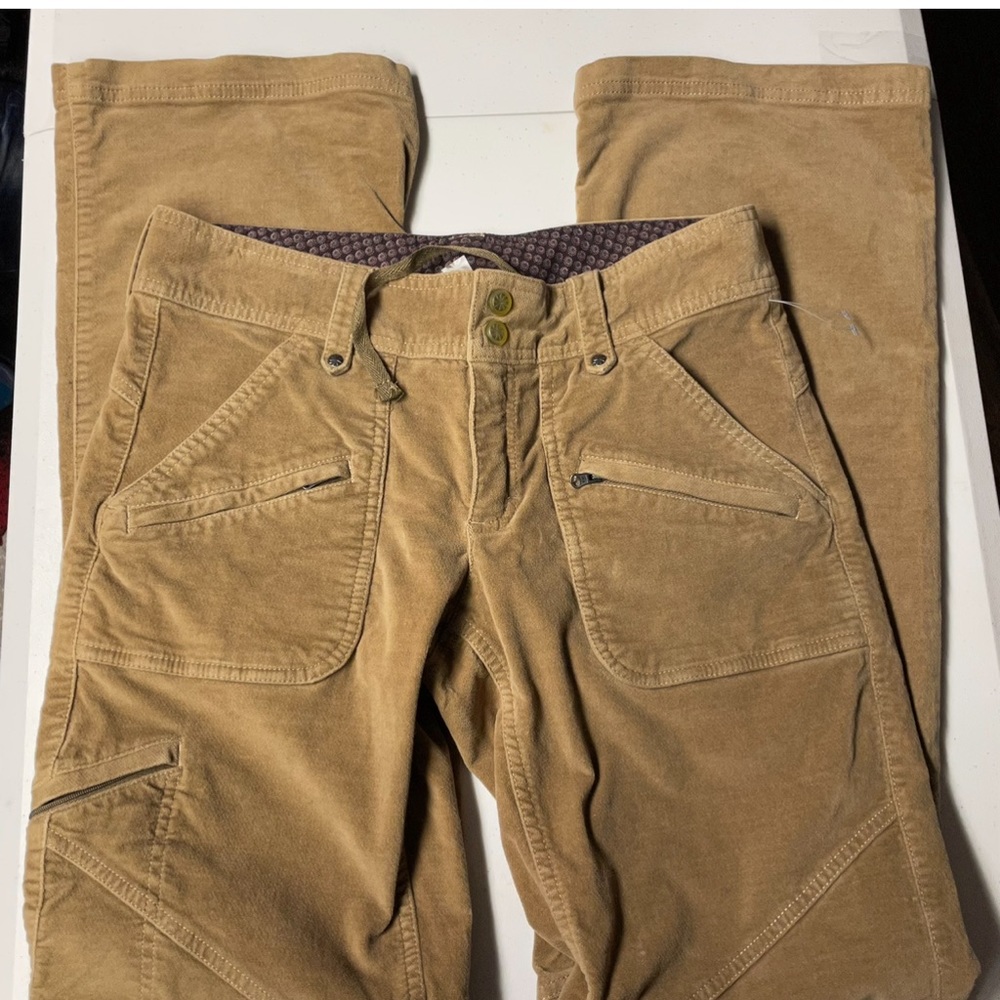 Athleta Velvet duster Pants women’s size 6T tan cargo pockets